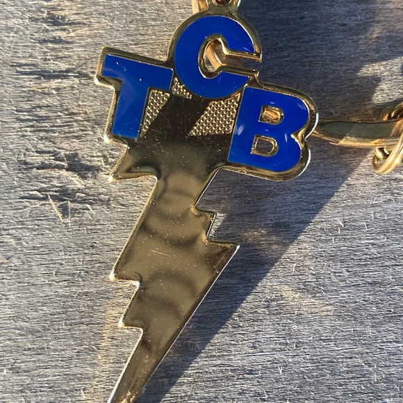 New! not ever used | Set of Two Graceland Key Rings - Picture 6 of 9